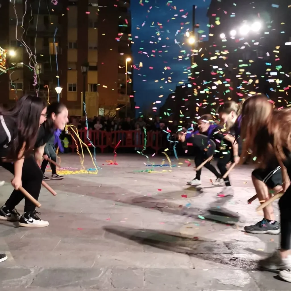 Avui hem tornat a actuar en l'enterrament del rei carnestoltes a la nostra ciutat! (foto 2)