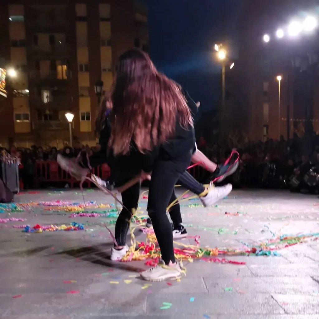 Avui hem tornat a actuar en l'enterrament del rei carnestoltes a la nostra ciutat! (foto 5)