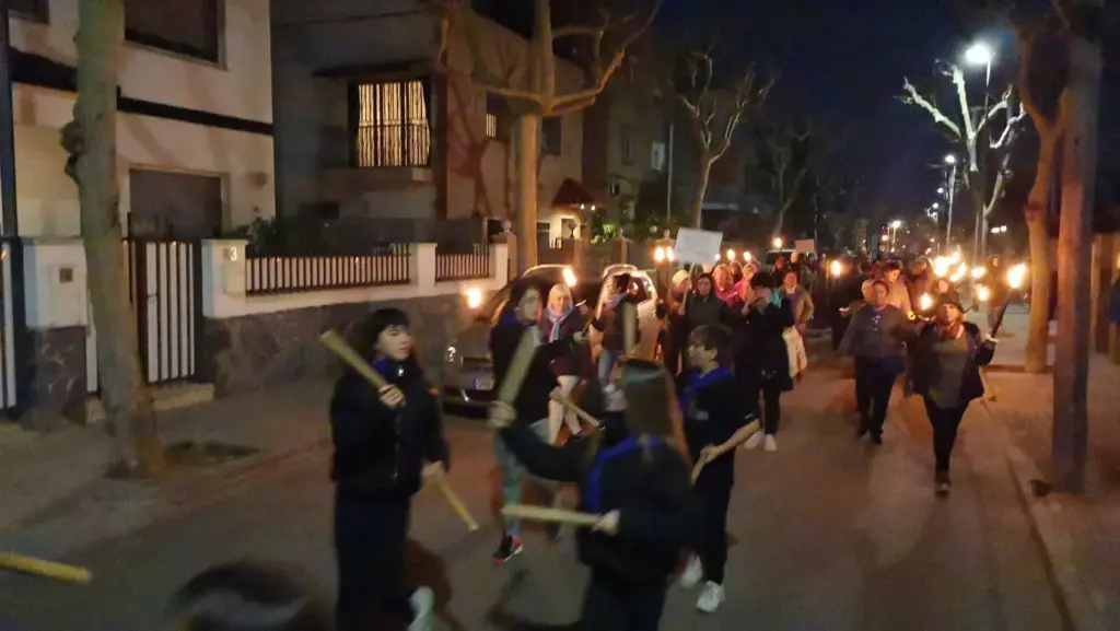 Avui hem participat a la marxa de torxes a la nostra ciutat amb (foto 2)
