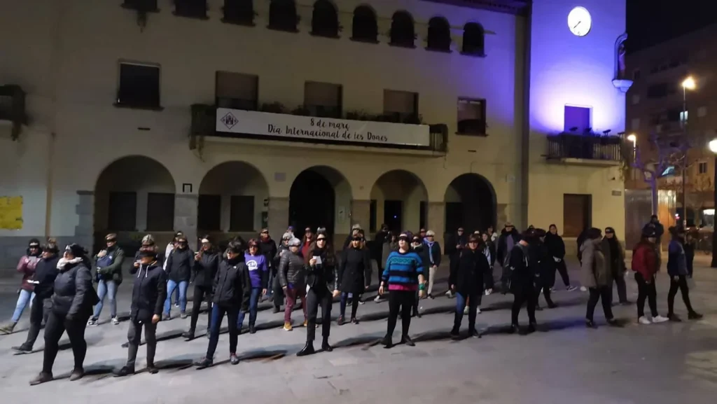 Avui hem participat a la marxa de torxes a la nostra ciutat amb (foto 6)