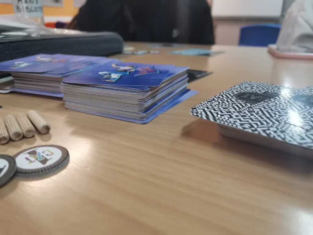 Avui l'assaig ha estat dia de relax i jocs de taula, amb els nous jocs… (foto 2)