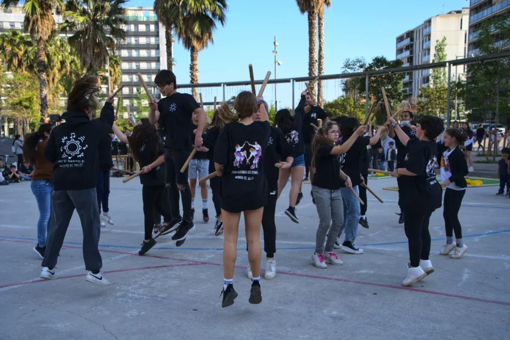 Ahir vàrem actuar al Parc Europa, conjuntament amb la i tot d'escoles… (foto 2)
