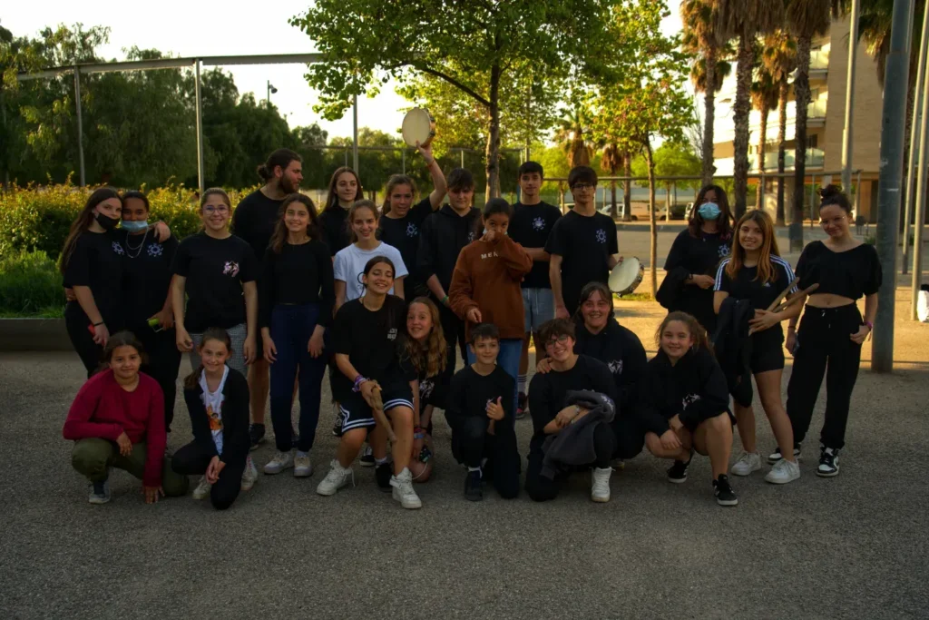 Ahir vàrem actuar al Parc Europa, conjuntament amb la i tot d'escoles… (foto 3)