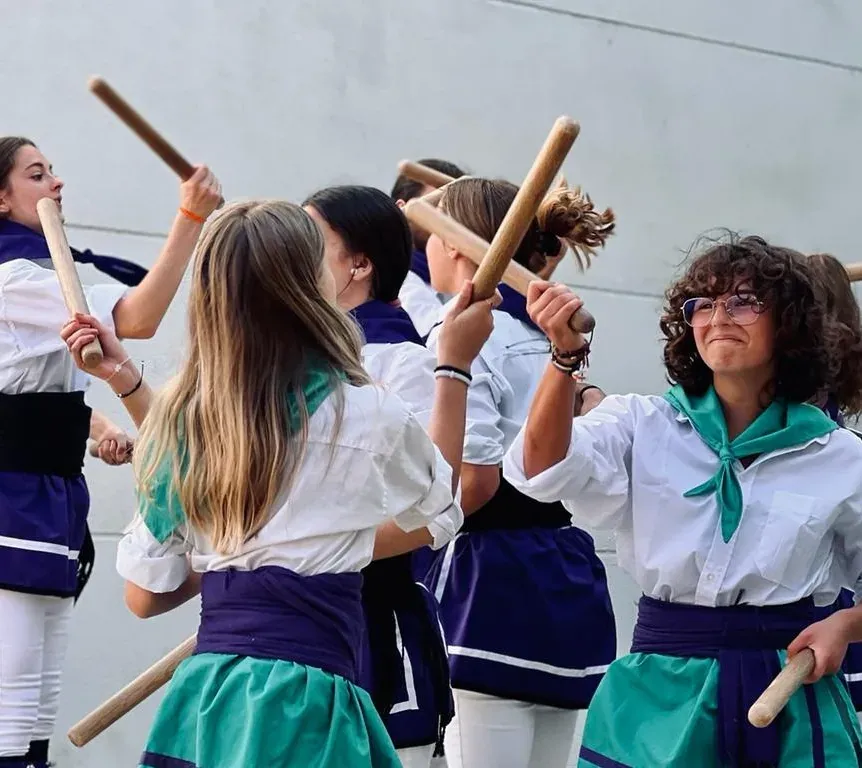 Ahir vàrem apadrinar al Ball de Bastons de Ripollet, després d'uns… (foto 5)