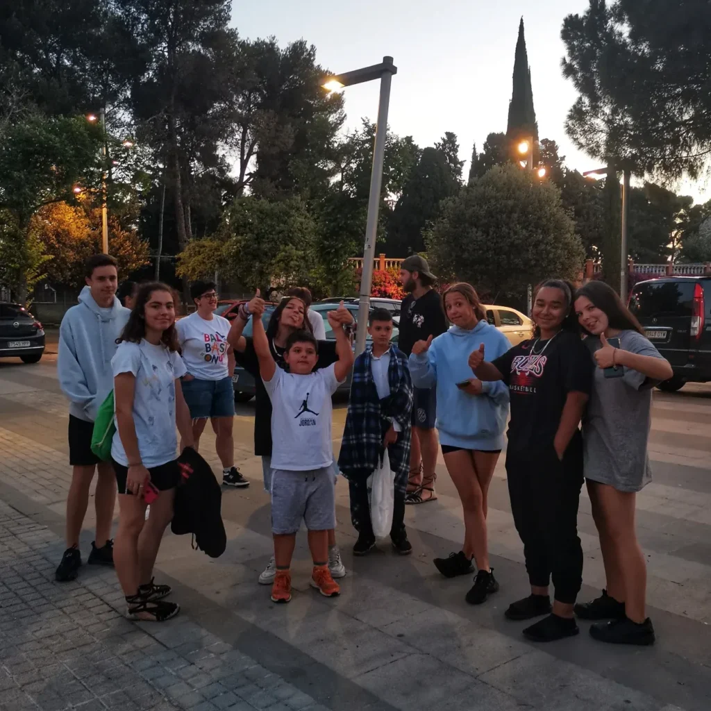 I avui, a les 6 del matí, posàvem rumb cap a Bao, per apadrinar a les… (foto 2)