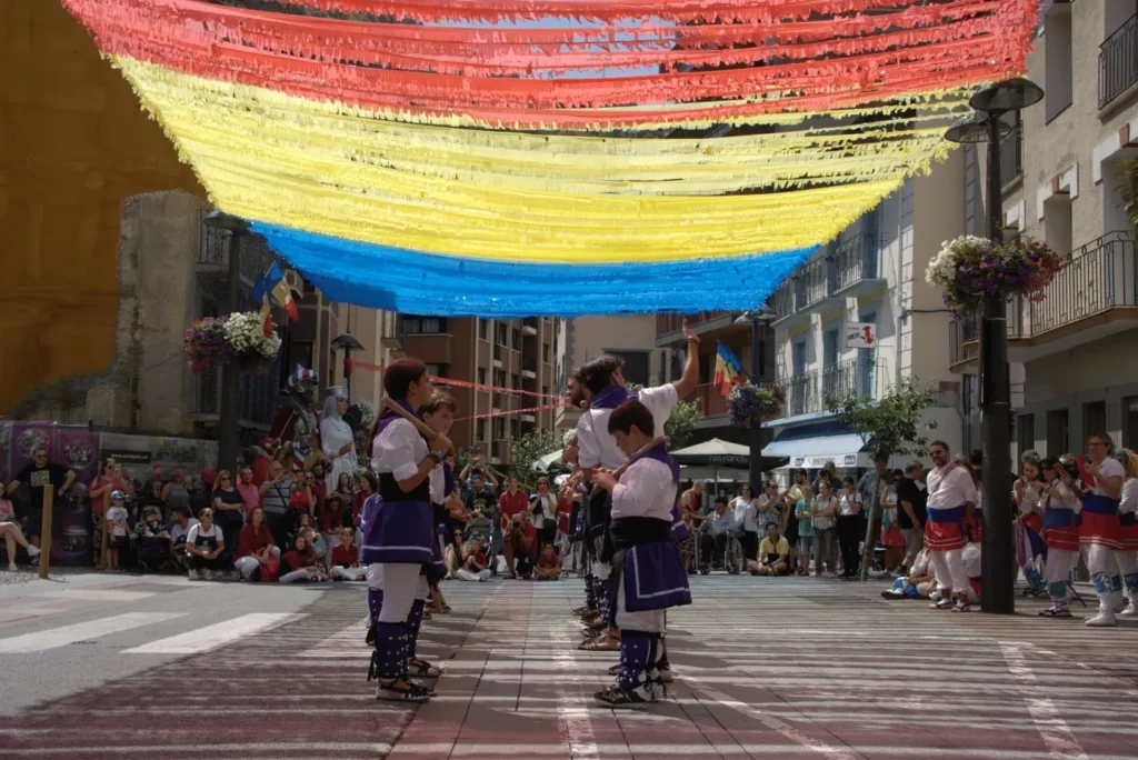 Ahir vàrem actuar a la 1a Trobada Bastonera de Sant Julià de Lòria, i… (foto 2)
