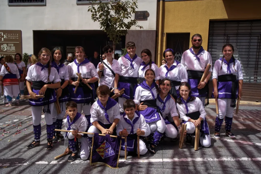 Ahir vàrem actuar a la 1a Trobada Bastonera de Sant Julià de Lòria, i… (foto 5)