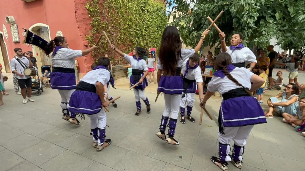 Avui hem estat a Tiana per la seva Festa Major, fent tallers i una… (foto 4)
