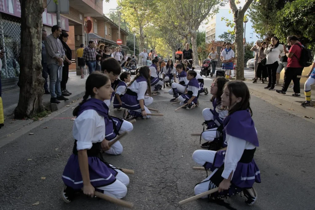 Avui hem participat en la V Trobada Bastonera Infantil, a Cardedeu! (foto 5)