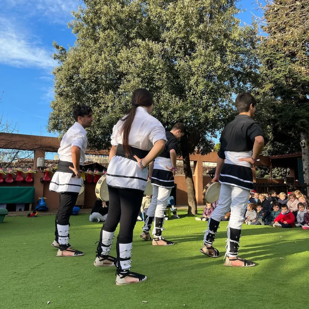 Avui hem estat a l’Escola Bressol Sol Solet, de Sabadell, el i la on… (foto 3)