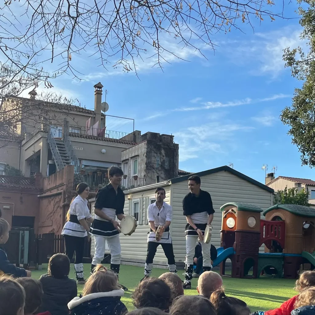 Avui hem estat a l’Escola Bressol Sol Solet, de Sabadell, el i la on… (foto 4)