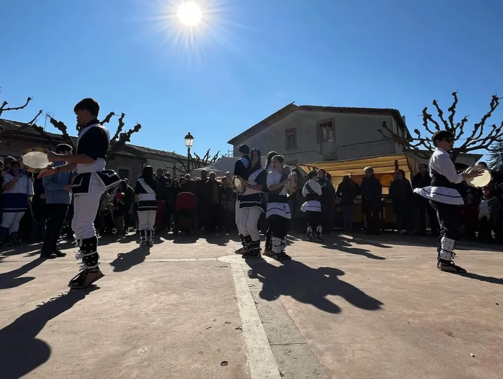 Avui sortida conjunta del i la a Perafita per celebrar, un cop més, la… (foto 6)