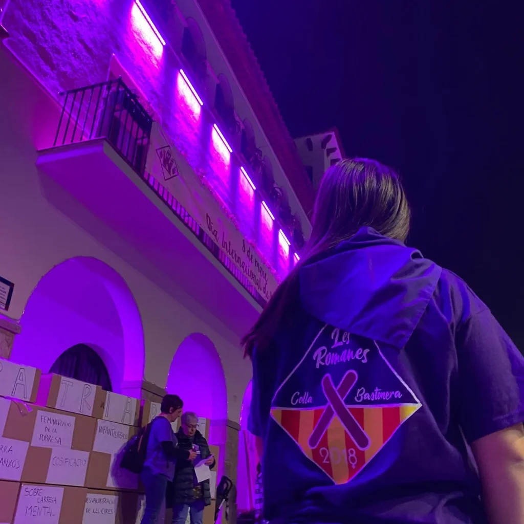 Acabem la jornada d’avui participant a la manifestació organitzada per…