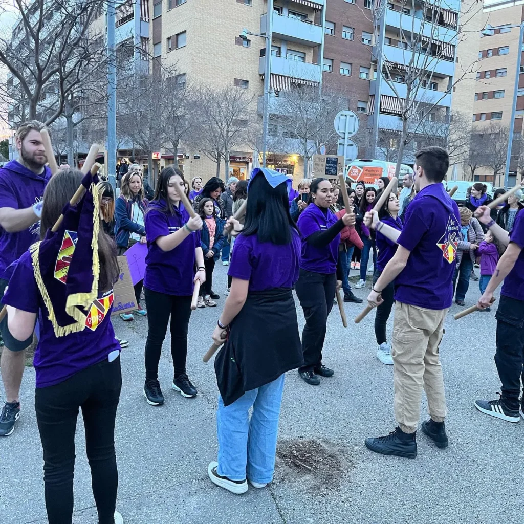 Acabem la jornada d’avui participant a la manifestació organitzada per… (foto 5)