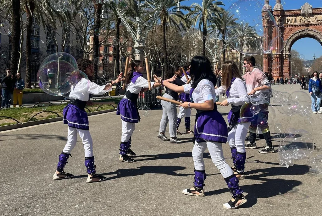 Avui, gràcies a l'aposta ferma i convençuda per la cultura popular, per… (foto 10)