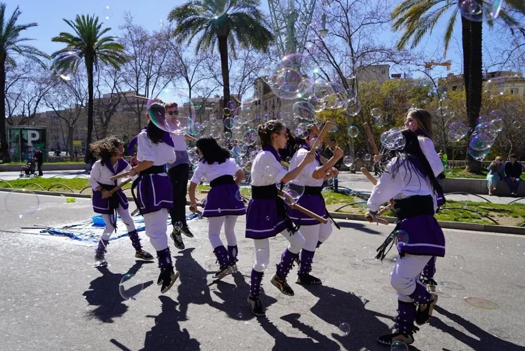Avui, gràcies a l'aposta ferma i convençuda per la cultura popular, per… (foto 9)