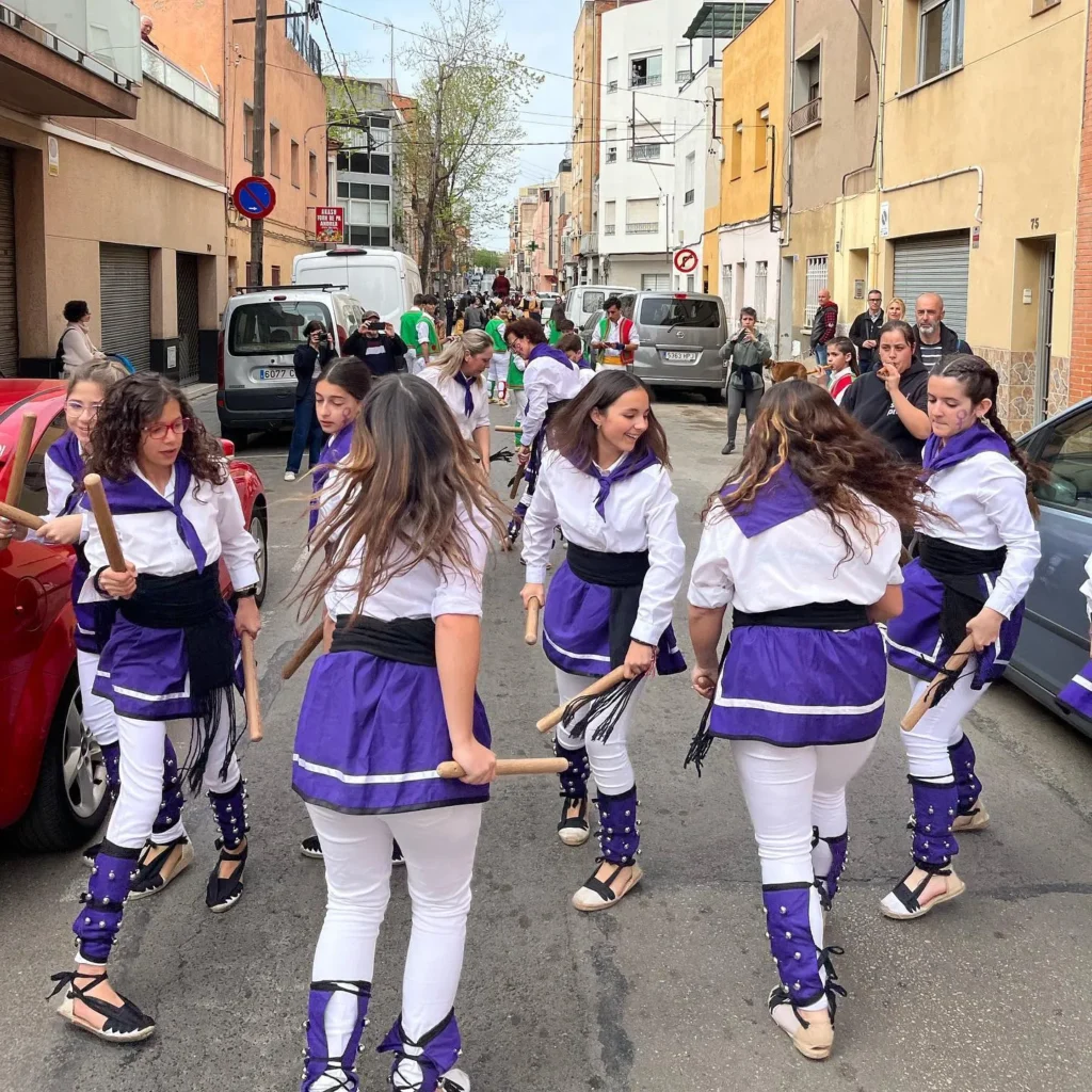 Avui hem actuat per l'Aplec del Pa, al barri de La Romànica qui ens va veure néixer (foto 5)