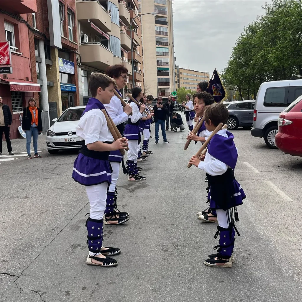 Avui hem actuat per l'Aplec del Pa, al barri de La Romànica qui ens va veure néixer (foto 7)