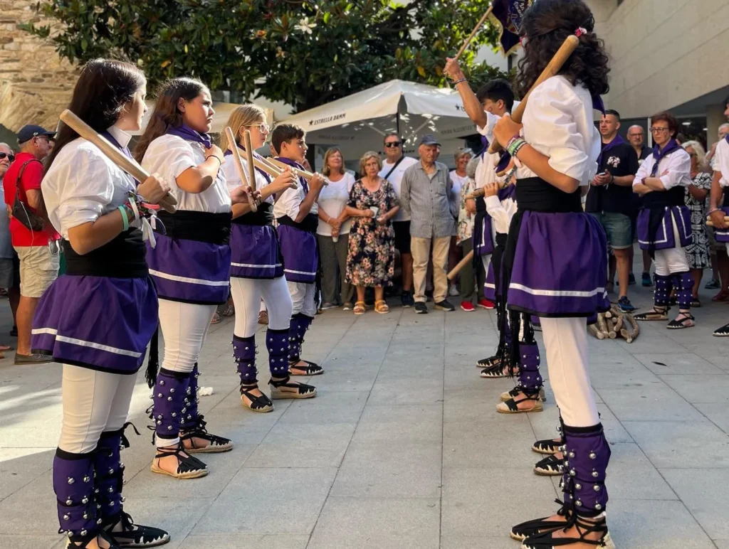 Ahir vàrem tornar a rebre, un cop més, la Flama del Canigó, a la vila de Llançà (foto 10)