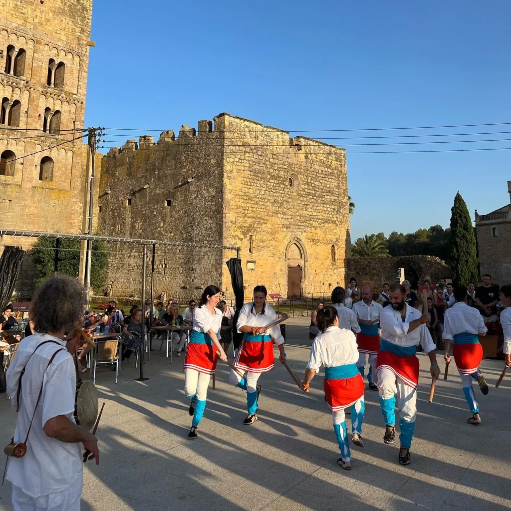 Ahir vàrem estar a Sant Miquel de Fluvià, celebrant el Xè Aniversari… (foto 3)