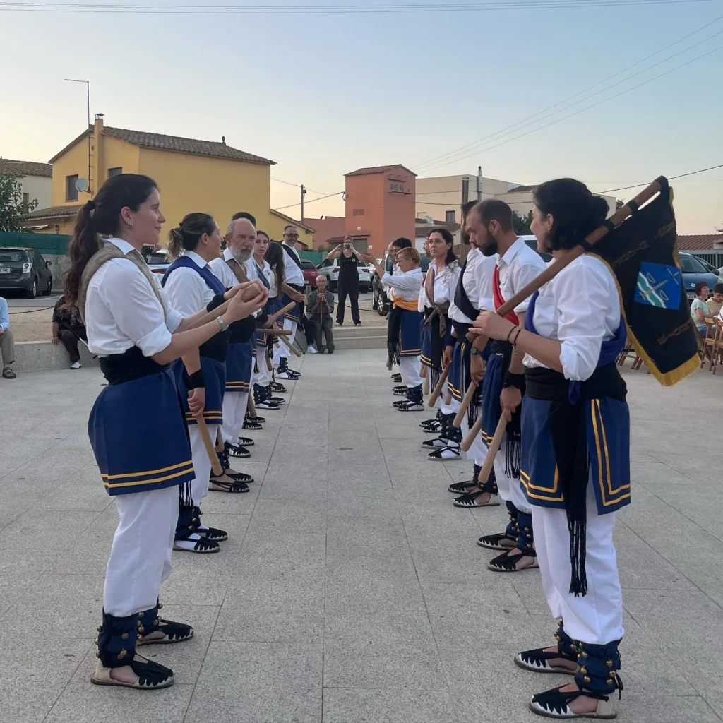 Ahir vàrem estar a Sant Miquel de Fluvià, celebrant el Xè Aniversari… (foto 4)