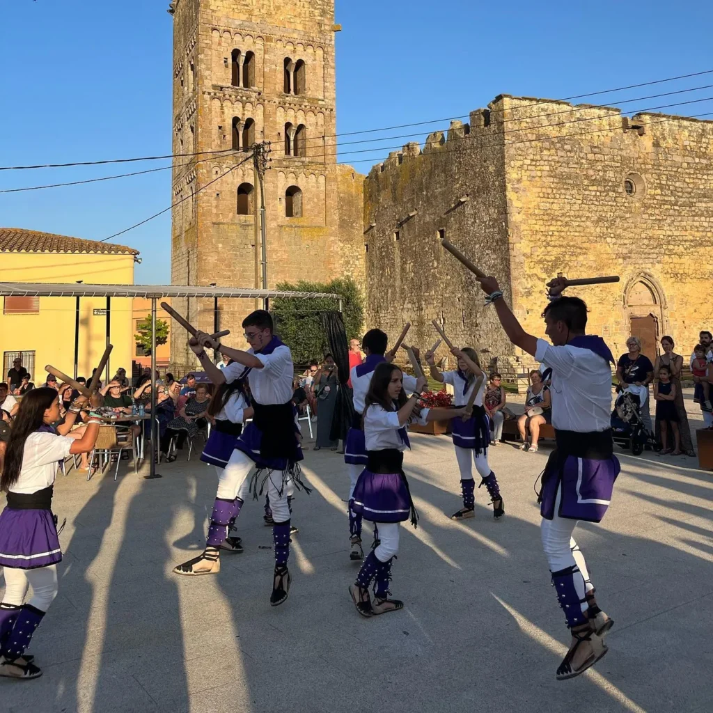 Ahir vàrem estar a Sant Miquel de Fluvià, celebrant el Xè Aniversari… (foto 8)