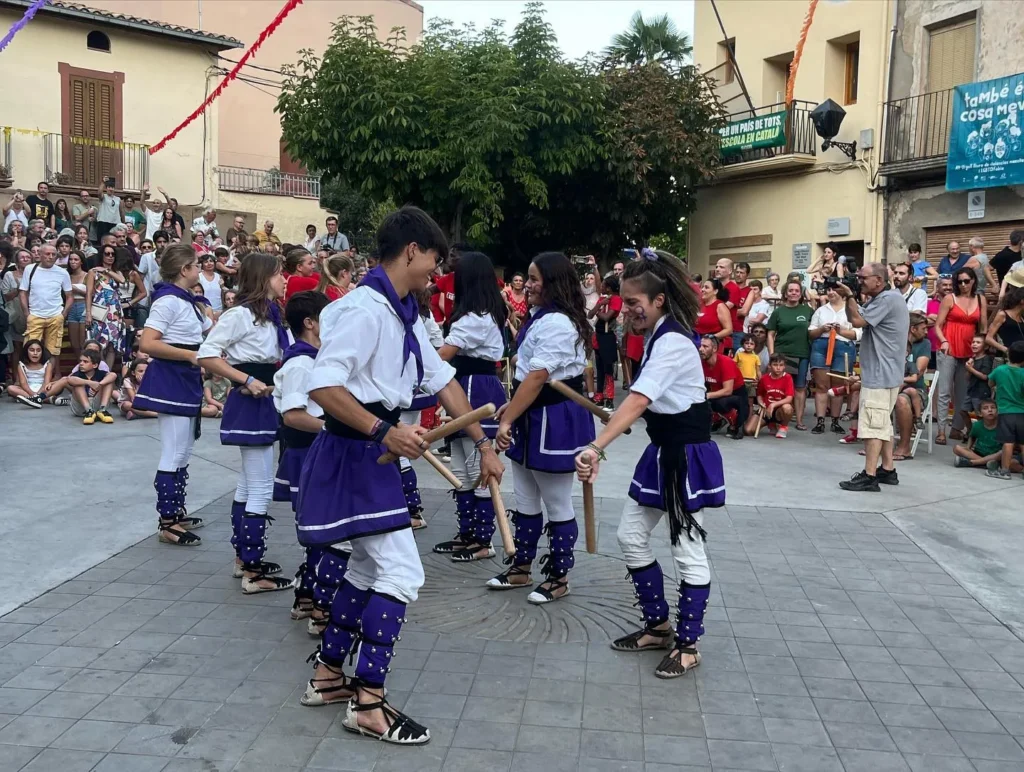 La setmana passada vam participar en la Trobada Bastonera de les Terres…