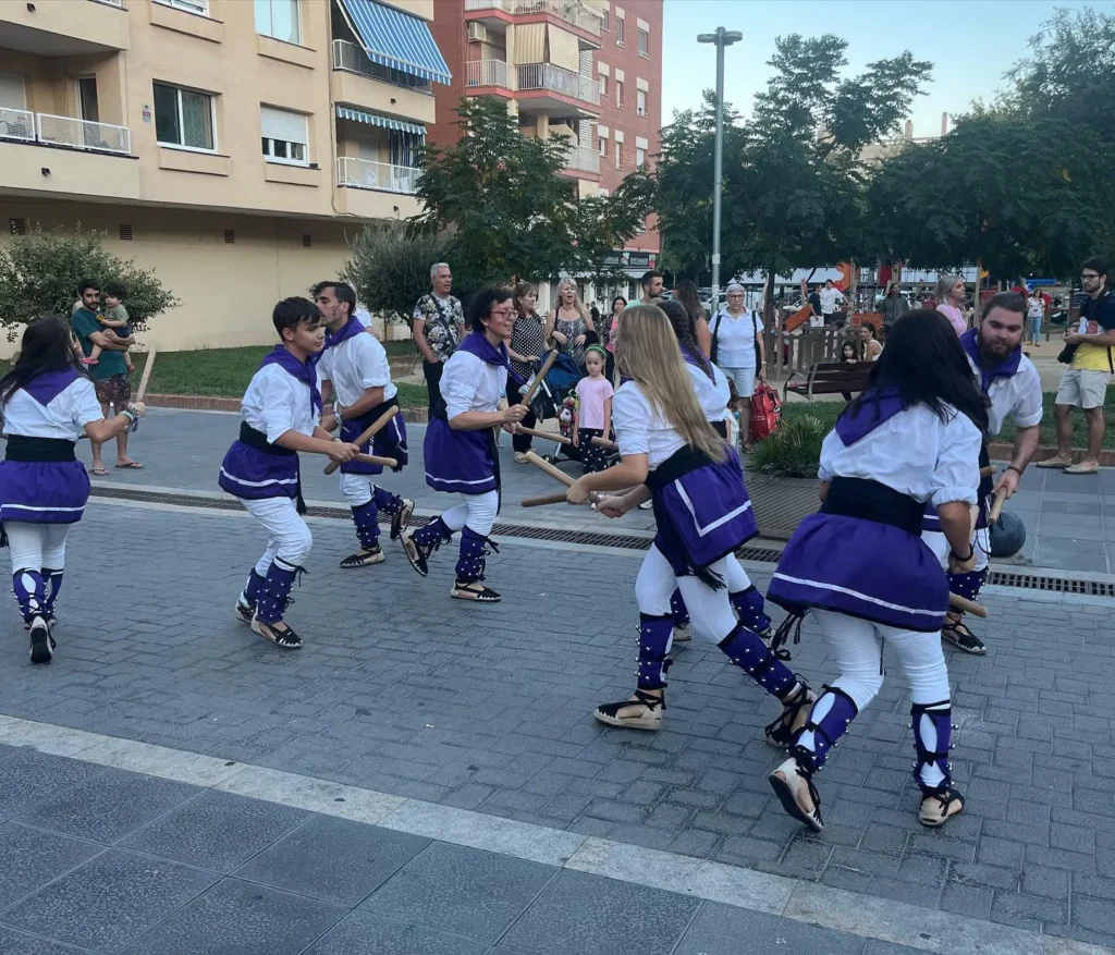 Avui hem participat en la 8a Trobada de de Castelldefels, organitzada… (foto 5)