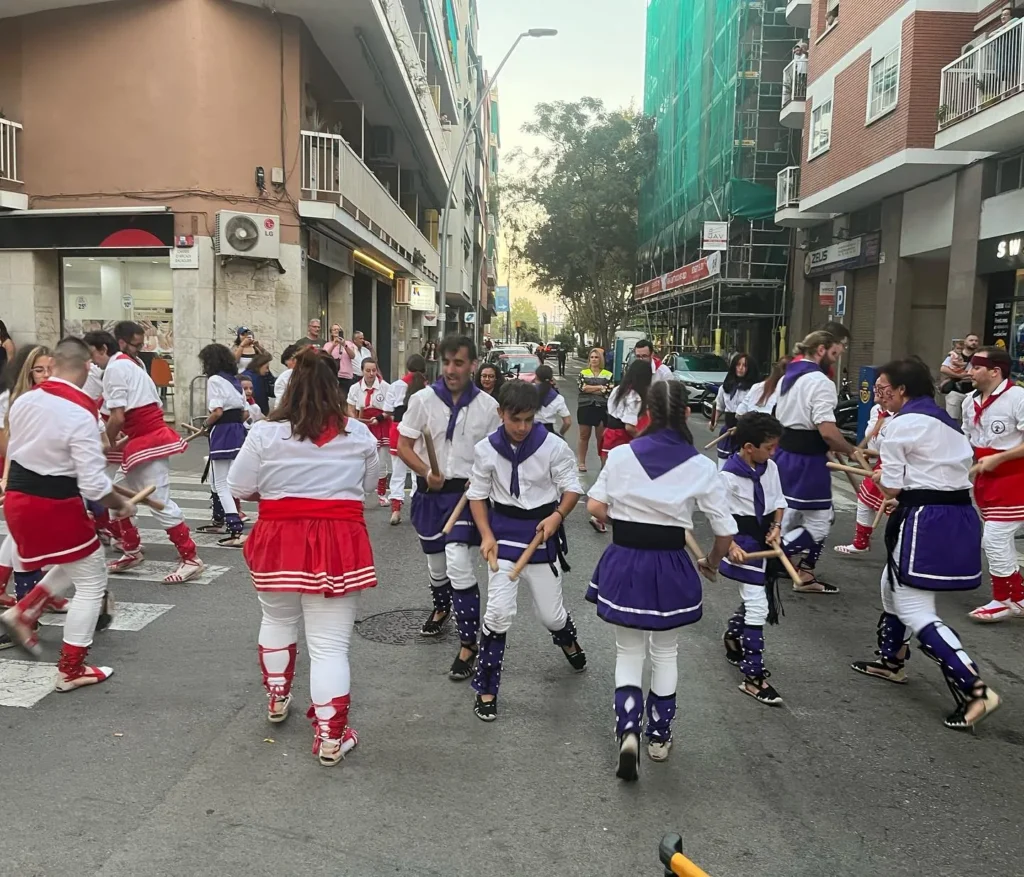 Avui hem participat en la 8a Trobada de de Castelldefels, organitzada… (foto 7)