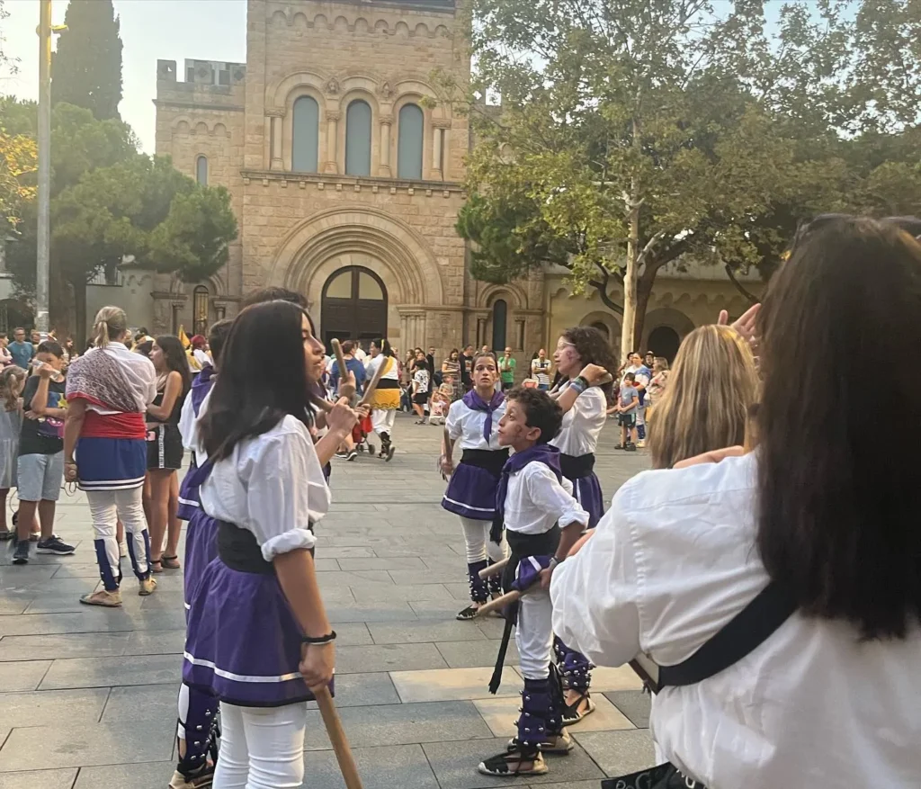 Avui hem participat en la 8a Trobada de de Castelldefels, organitzada… (foto 8)