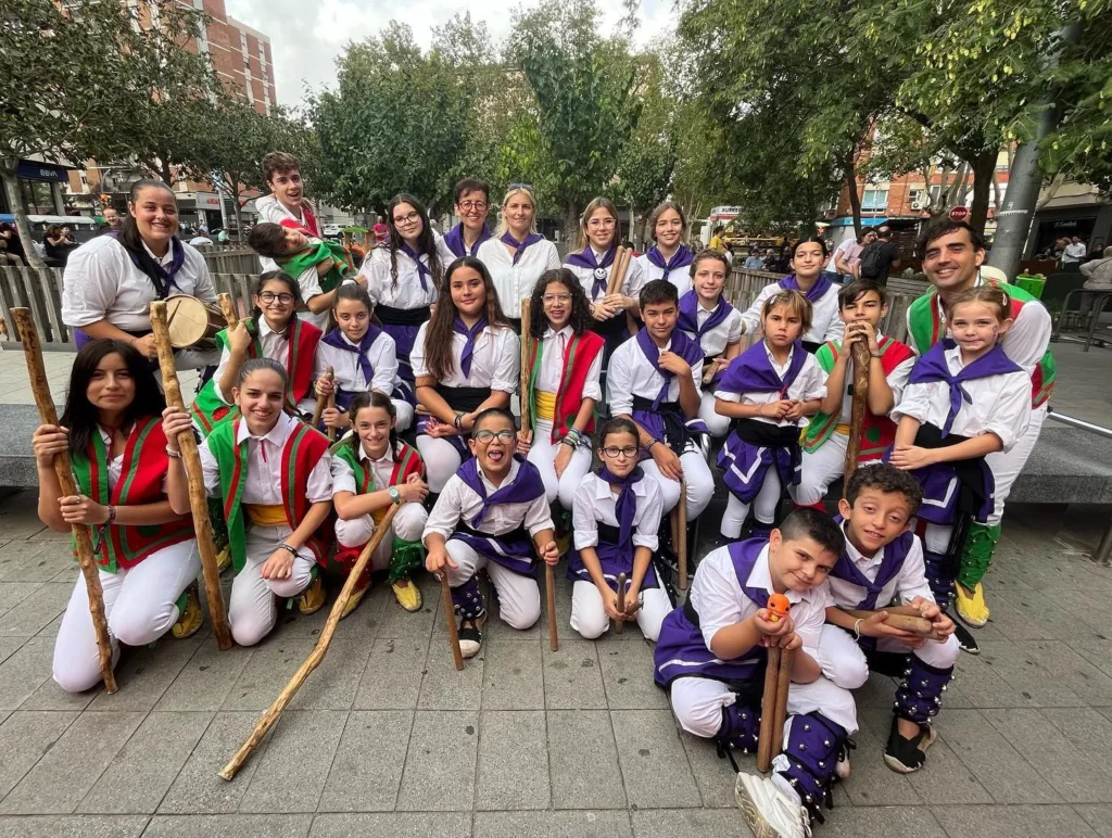 Avui hem participat, conjuntament amb la nostra colla germana del , en… (foto 2)