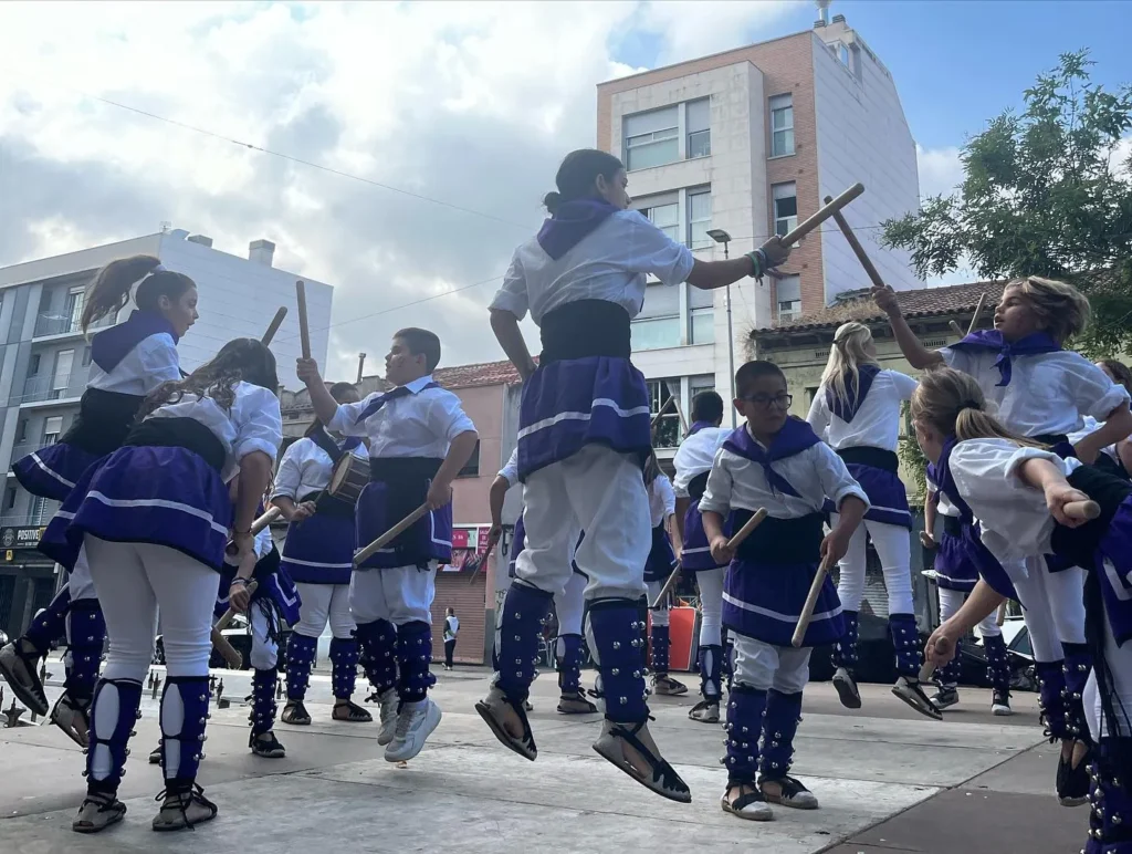 Avui hem participat, conjuntament amb la nostra colla germana del , en… (foto 3)