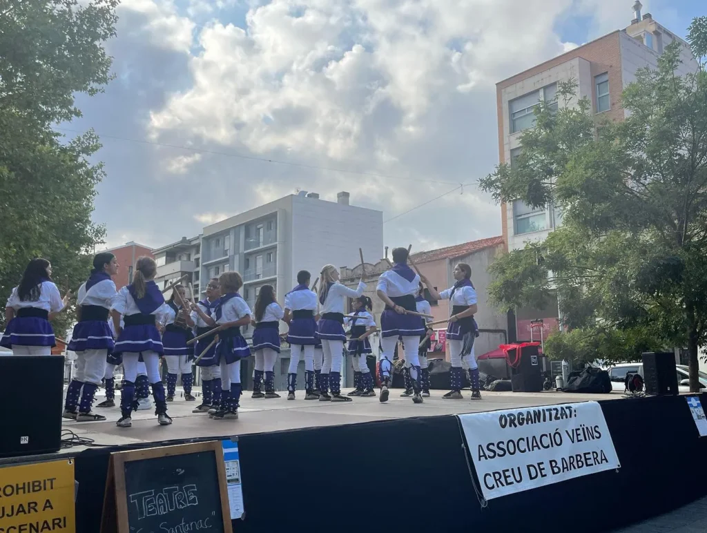 Avui hem participat, conjuntament amb la nostra colla germana del , en… (foto 4)