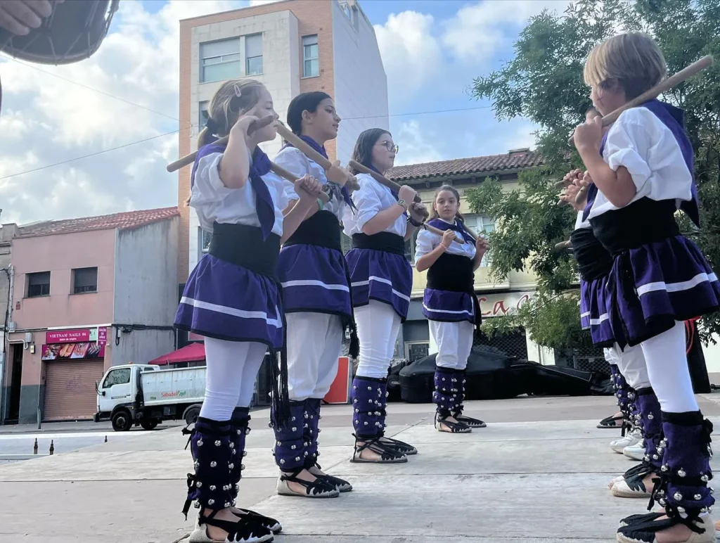 Avui hem participat, conjuntament amb la nostra colla germana del , en… (foto 5)