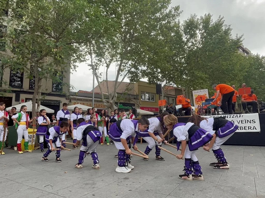 Avui hem participat, conjuntament amb la nostra colla germana del , en… (foto 6)