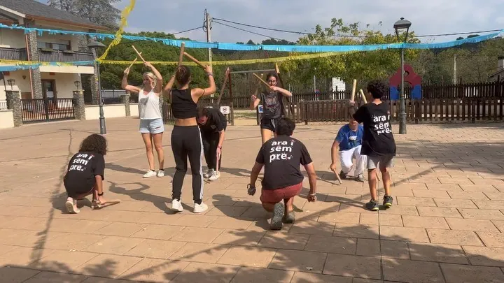 Volem compartir amb vosaltres i el món la història d’aquest vídeo i aquesta coreografia