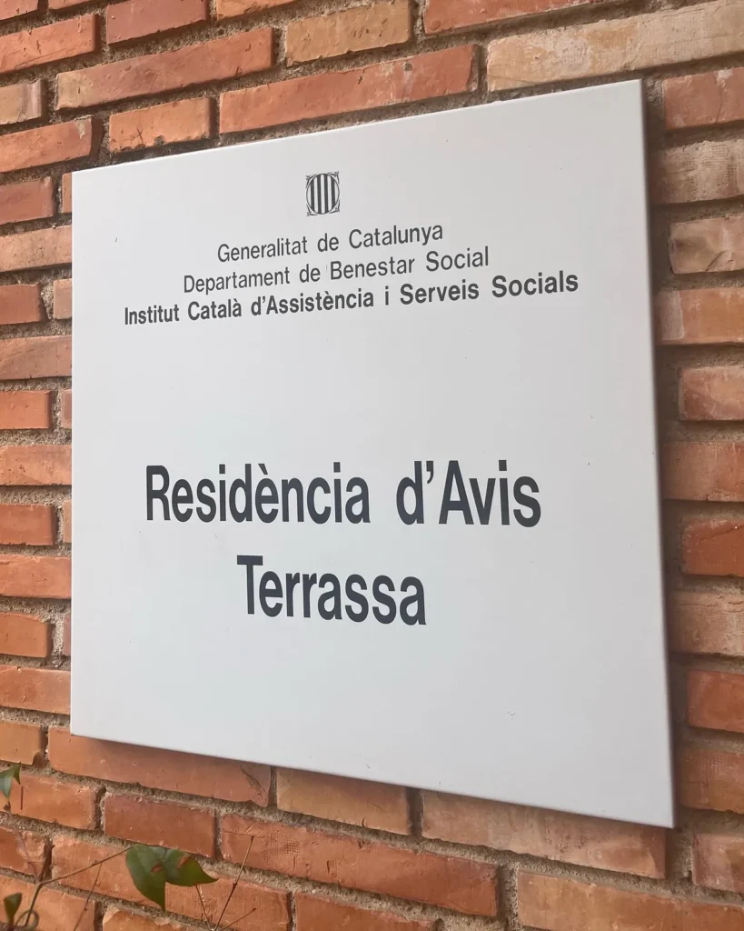 Avui a la tarda, ARA I SEMPRE hem fet una actuació per les i els…