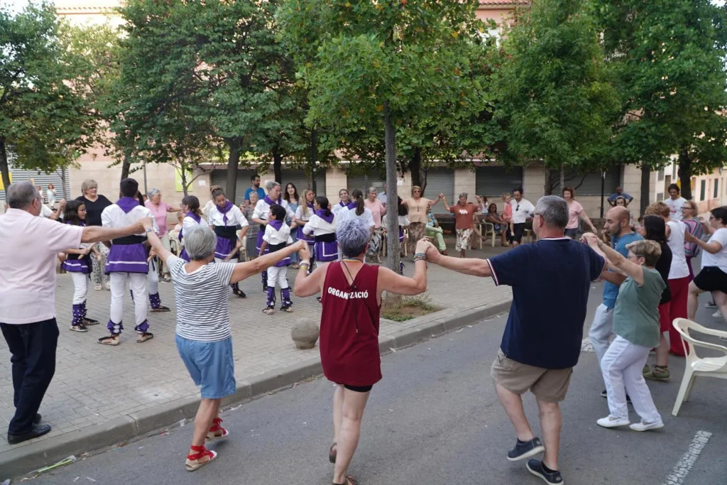 El diumenge passat, 21 de juliol, la colla va participar en la Festa… (foto 2)