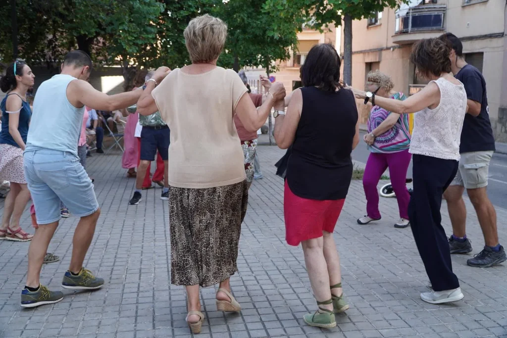 El diumenge passat, 21 de juliol, la colla va participar en la Festa… (foto 8)