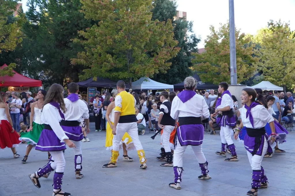 Ahir, , a través del i la , va participar en la VI Mostra de Cervesa… (foto 9)