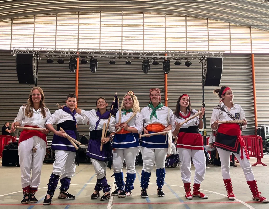 Avui hem participat en la I Trobada Bastonera del Ball de Bastons de… (foto 11)