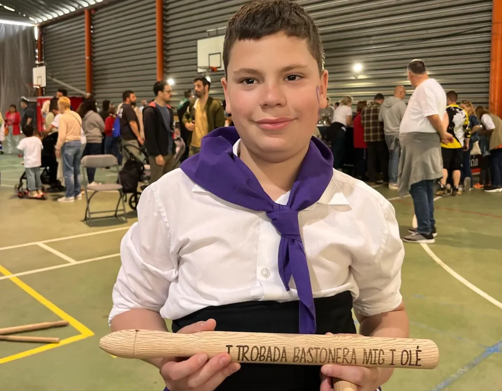 Avui hem participat en la I Trobada Bastonera del Ball de Bastons de… (foto 13)