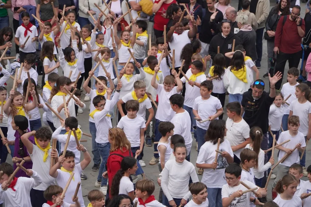 Avui hem viscut la III Trobada d’Escoles Bastoneres de Barberà del Vallès (foto 2)