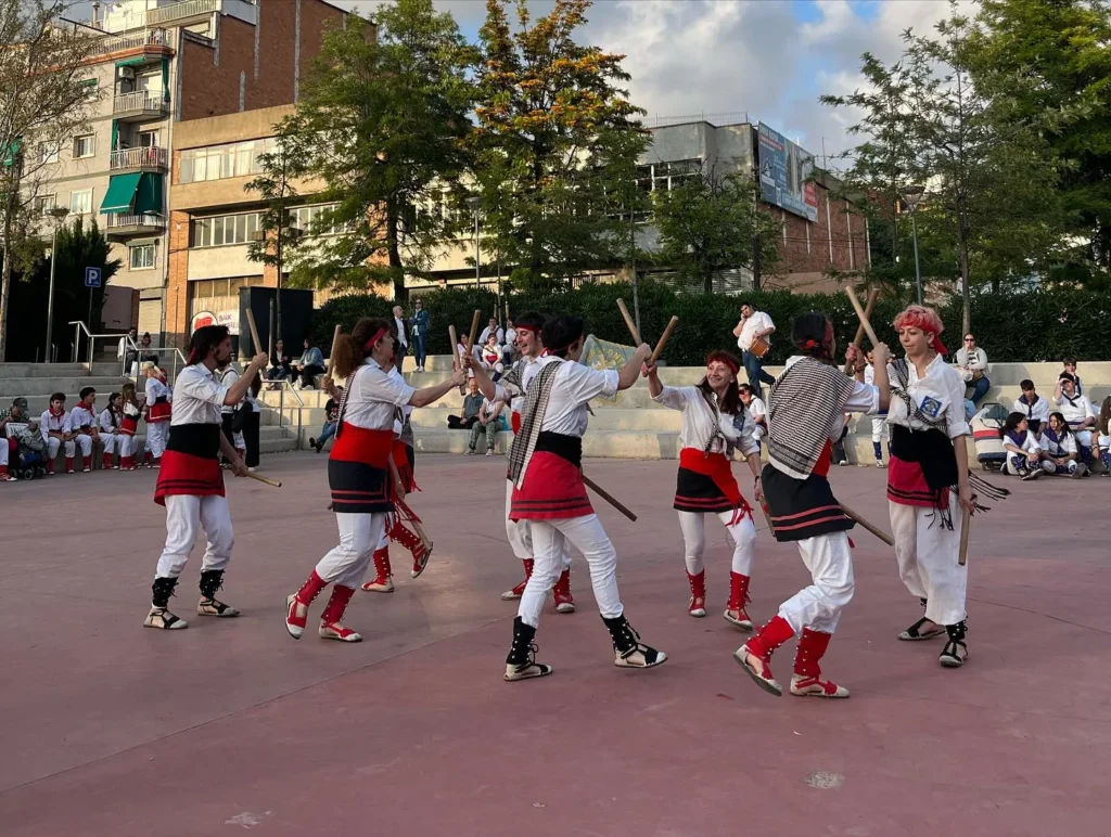 El dissabte 24 de maig, la Colla Bastonera Les Romanes, de Barberà del… (foto 4)