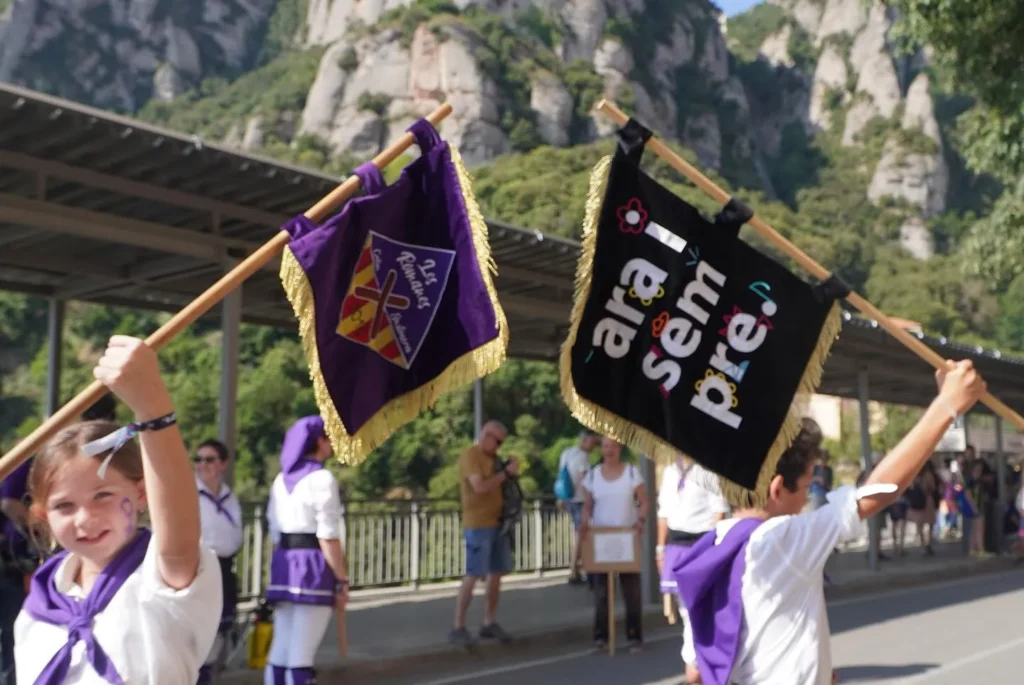 Avui, la Colla Bastonera Les Romanes ha participat en la Trobada de…