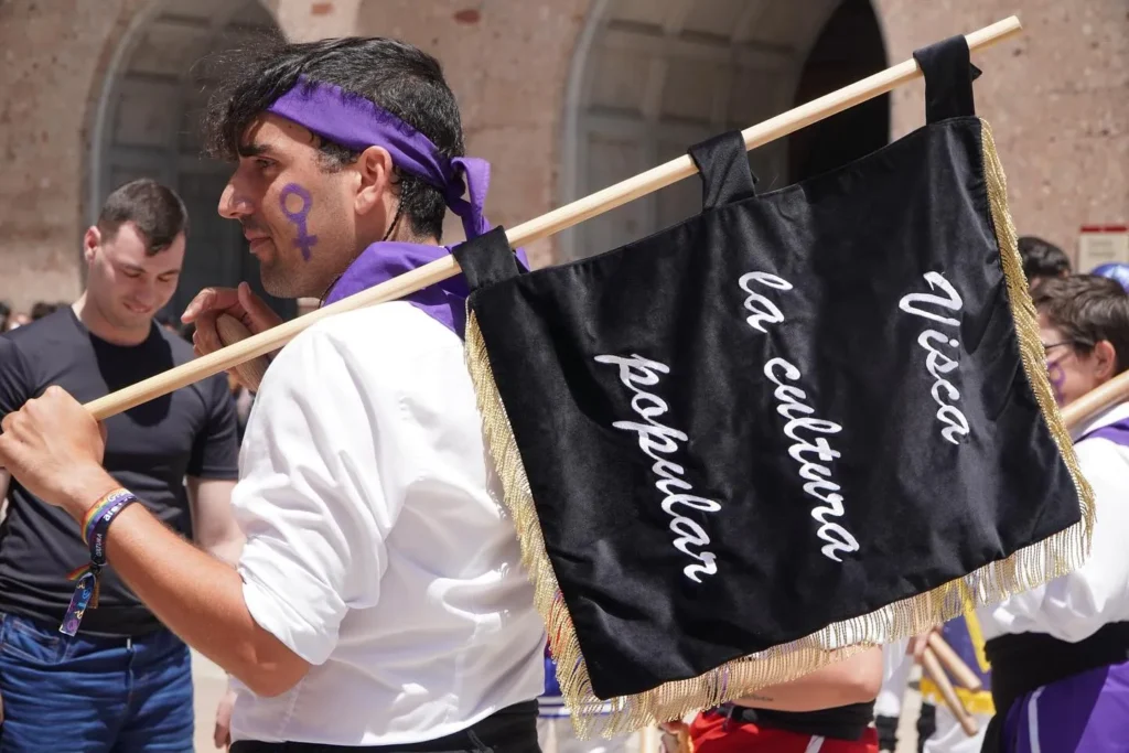 Avui, la Colla Bastonera Les Romanes ha participat en la Trobada de… (foto 19)