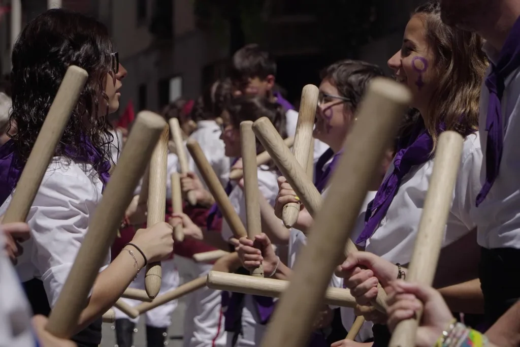 Aquest cap de setmana, ARA I SEMPRE, a través de la Colla Bastonera Les… (foto 4)