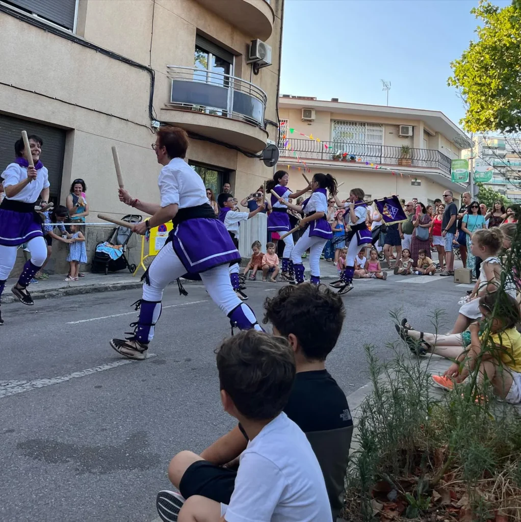 Avui hem tornat a actuar en la Festa Major del Casc Antic de Barberà… (foto 2)