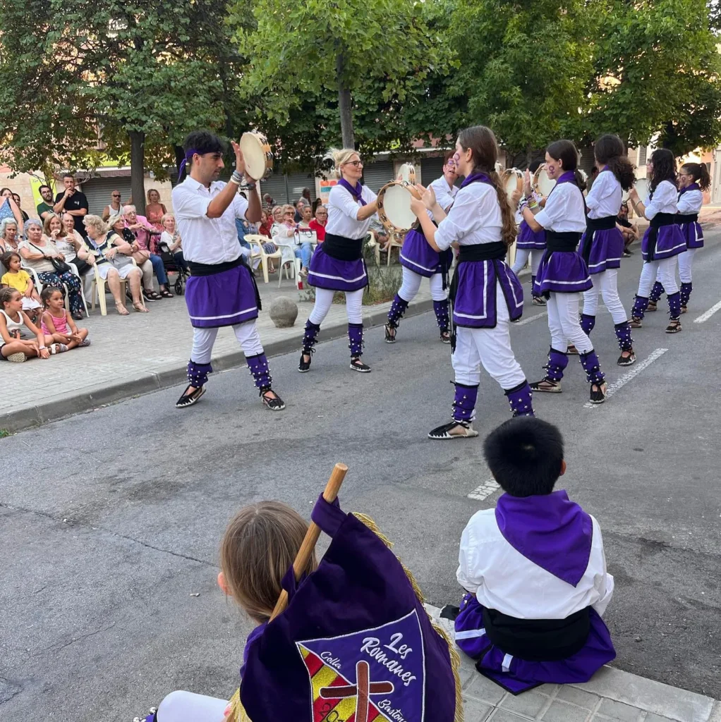 Avui hem tornat a actuar en la Festa Major del Casc Antic de Barberà… (foto 3)