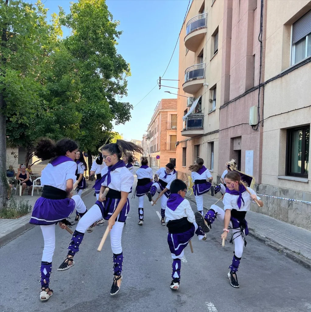 Avui hem tornat a actuar en la Festa Major del Casc Antic de Barberà… (foto 5)